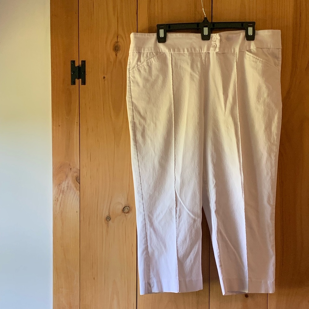 🌈Michael Studio Collection White Capris